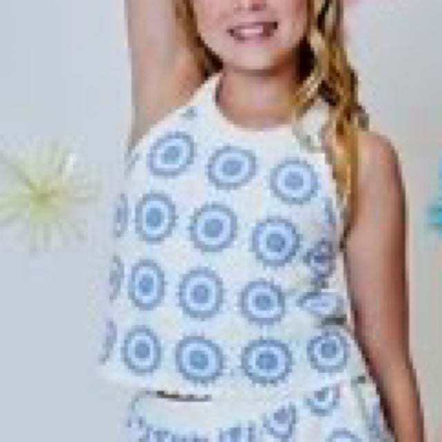 TOPS | Pineapple Kidz Inc.